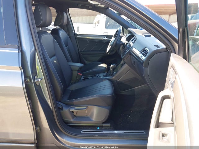 Продаж на аукціоні авто 2023 Volkswagen Tiguan 2.0t Se R-line Black, vin: 3VVCB7AX4PM118332, номер лоту: 44384879