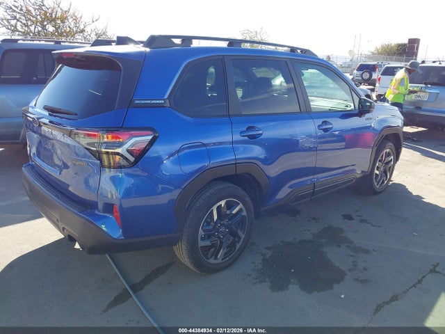 Subaru Forester Limited Hybrid 2025 JF2SLSRD4SH404099 Image 4