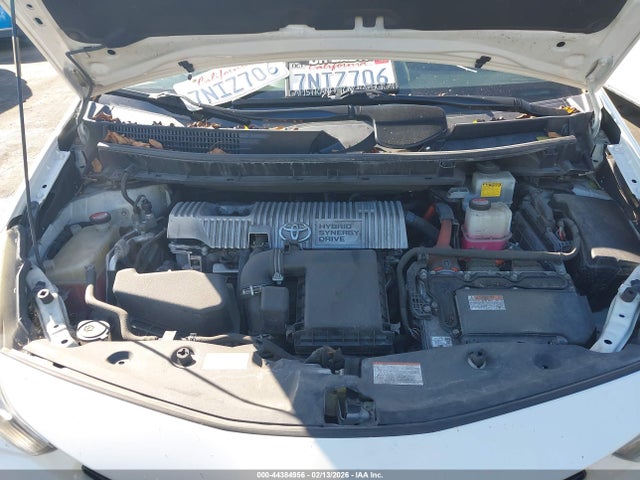 JTDZN3EU5GJ042738 Toyota Prius V Two
