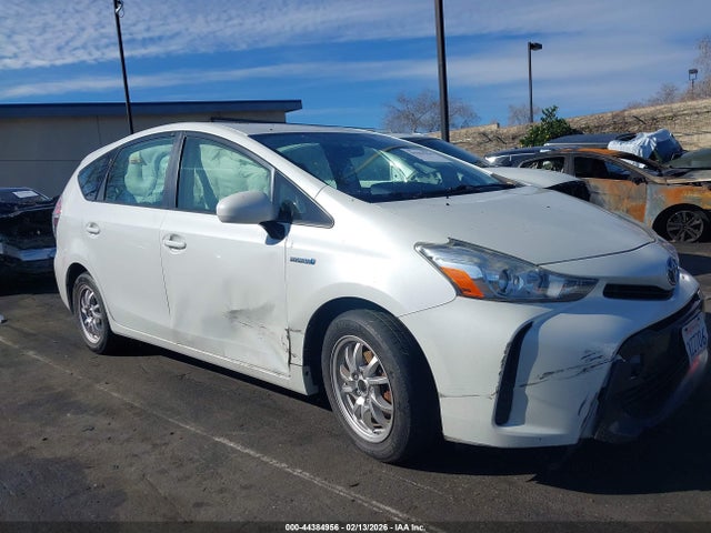 JTDZN3EU5GJ042738 Toyota Prius V Two