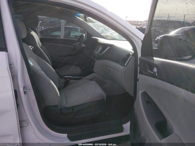 KM8J33A29HU376452 Hyundai Tucson Sport