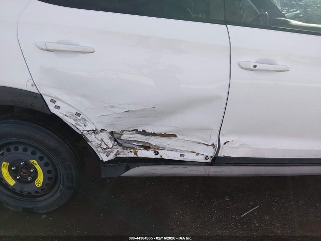 KM8J33A29HU376452 Hyundai Tucson Sport