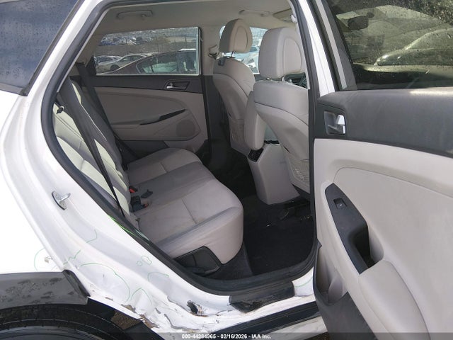 KM8J33A29HU376452 Hyundai Tucson Sport