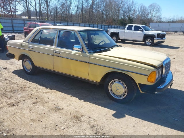 1977 MERCEDES 230 12302312049267