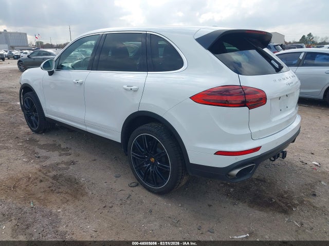 2016 PORSCHE CAYENNE WP1AA2A23GKA37845 Photo 2