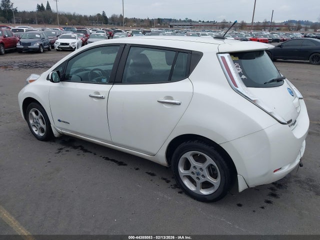 2013 NISSAN LEAF 1N4AZ0CP8DC415421 Photo 2
