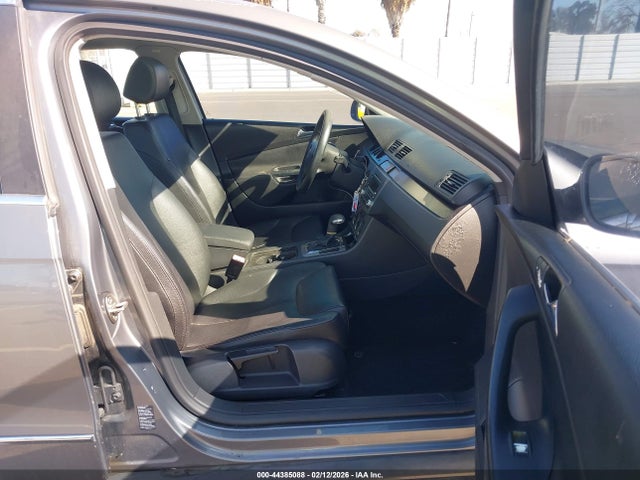 2006 Volkswagen Passat 2.0t მანქანა იყიდება აუქციონზე, vin: WVWAK73C16E075427, აუქციონის ნომერი: 44385088
