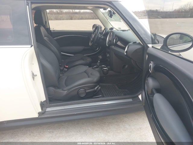 2011 MINI COOPER S CLUBMAN WMWZG3C5XBTY37123 Photo 4