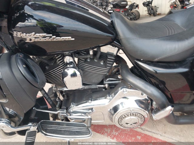 2007 HARLEY-DAVIDSON FLHX 1HD1KB4107Y644069 Photo 8
