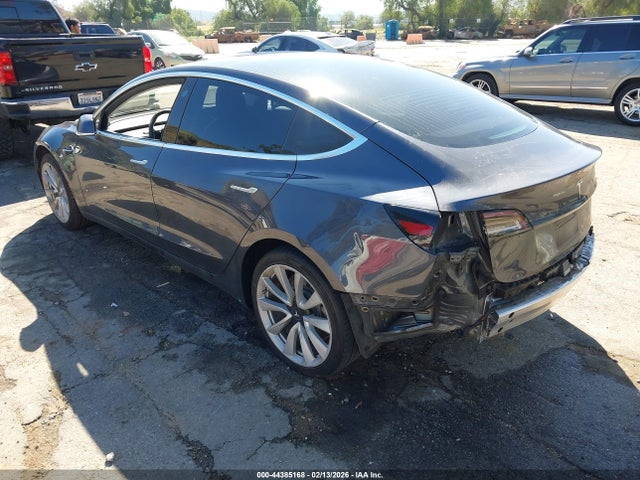 2019 TESLA MODEL 3 5YJ3E1EA7KF311192 Photo 2
