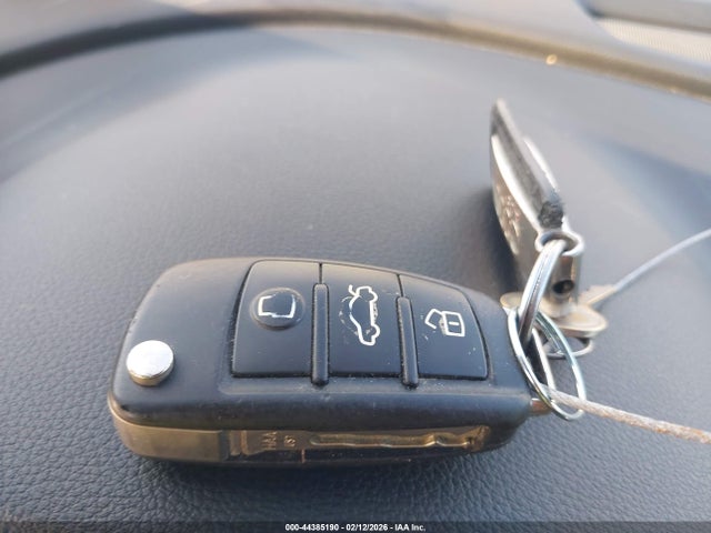 2018 AUDI A3 WAUAUGFF8J1053440 Photo 10