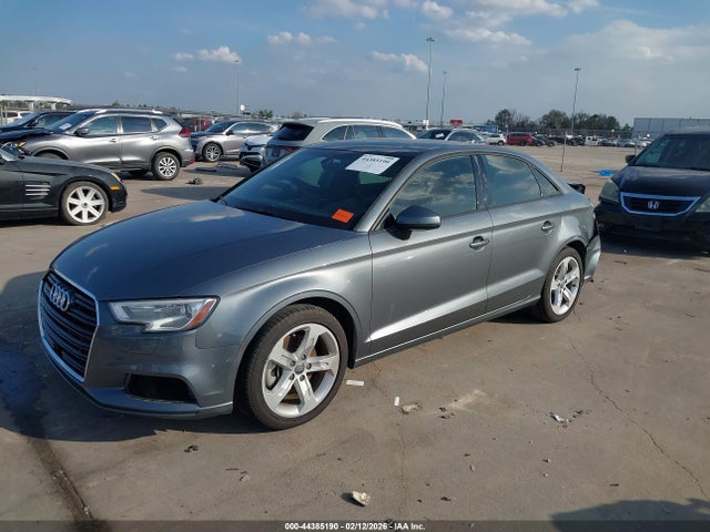 2018 AUDI A3 WAUAUGFF8J1053440 Photo 1