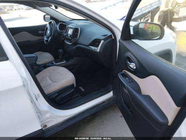 1C4PJLAB8GW342137 Jeep Cherokee Sport