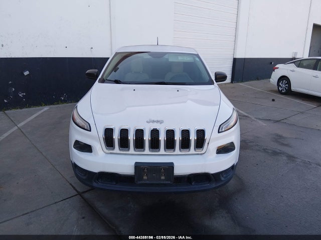 1C4PJLAB8GW342137 Jeep Cherokee Sport