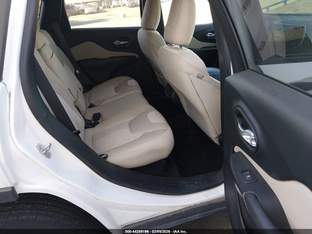 1C4PJLAB8GW342137 Jeep Cherokee Sport