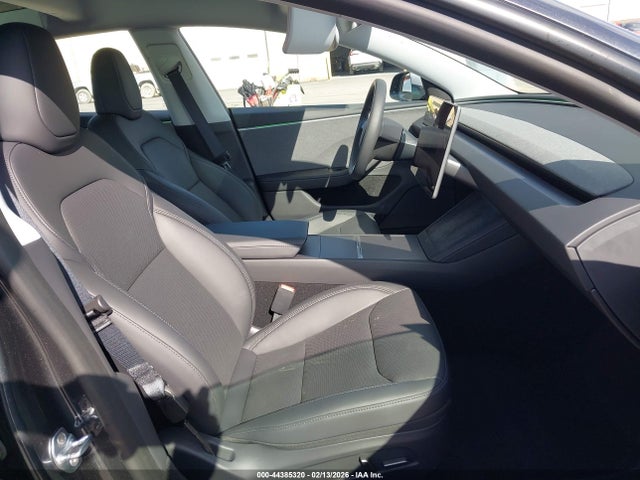 2025 TESLA MODEL 3 5YJ3E1EA3SF037876 Photo 4