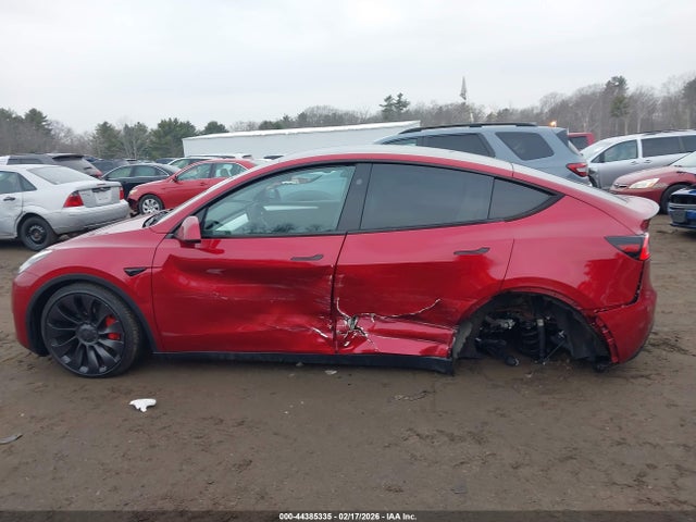 Продажа на аукционе авто 2024 Tesla Model Y Performance Dual Motor All-wheel Drive, vin: 7SAYGDEF3RA320771, номер лота: 44385335