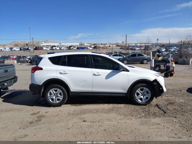 Toyota RAV4 LE 2015 JTMBFREV5FD109622 Image 13