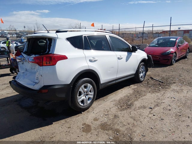 Toyota RAV4 LE 2015 JTMBFREV5FD109622 Image 4