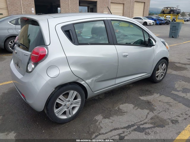 Chevrolet Spark 1lt Cvt 2015 KL8CD6S9XFC749985 Image 4