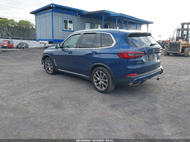 2022 BMW X5 5UXCR6C08N9M97964 Photo 2