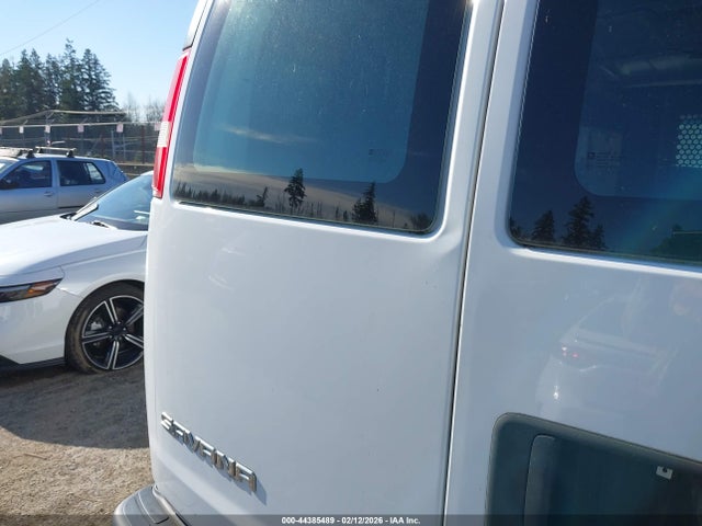 GMC Savana 2500 Work Van 2017 1GTW7AFF3H1913316 Image 6