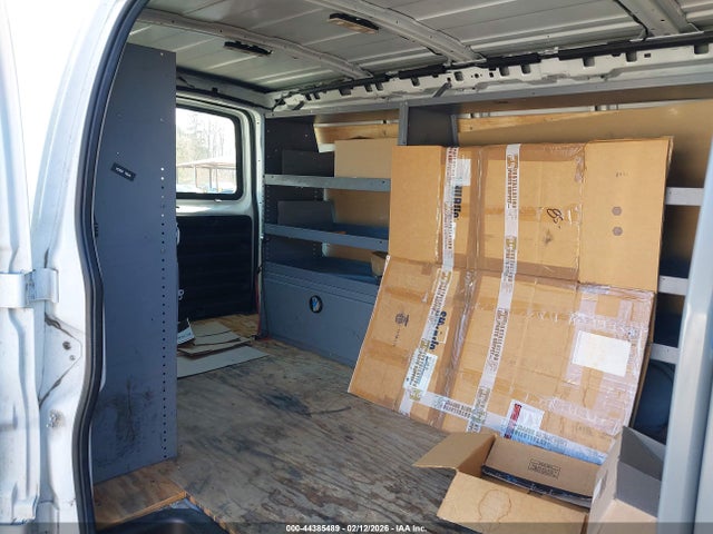 GMC Savana 2500 Work Van 2017 1GTW7AFF3H1913316 Image 8