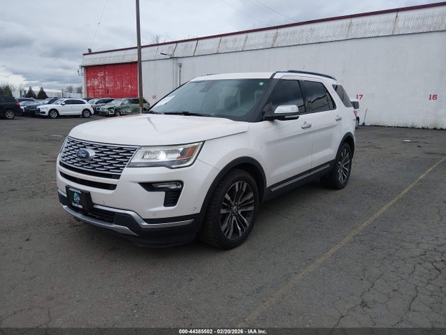 Ford Explorer Platinum 2018 1FM5K8HT7JGA14589 Image 2