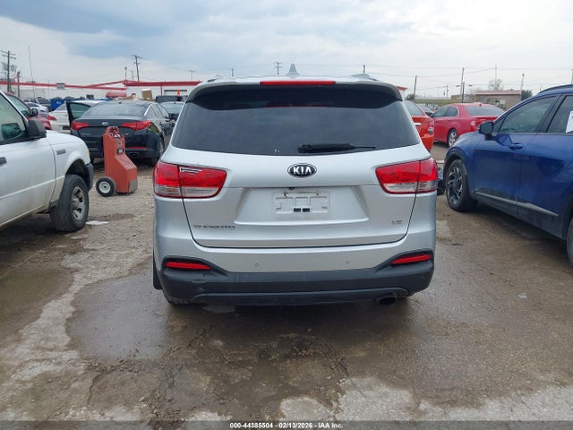 5XYPG4A52HG225635 KIA Sorento 3.3l Lx
