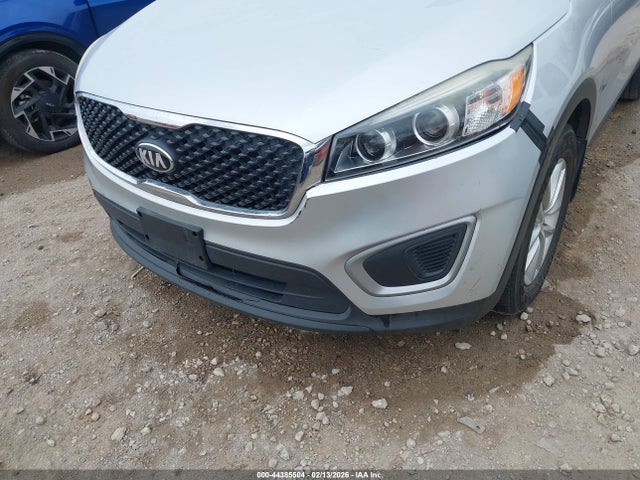 5XYPG4A52HG225635 KIA Sorento 3.3l Lx