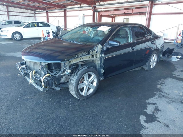 4T1BF1FKXEU401122 Toyota CAMRY SE