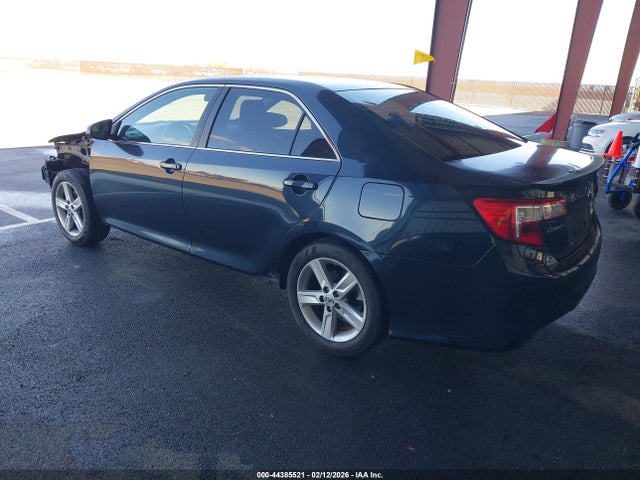 4T1BF1FKXEU401122 Toyota CAMRY SE