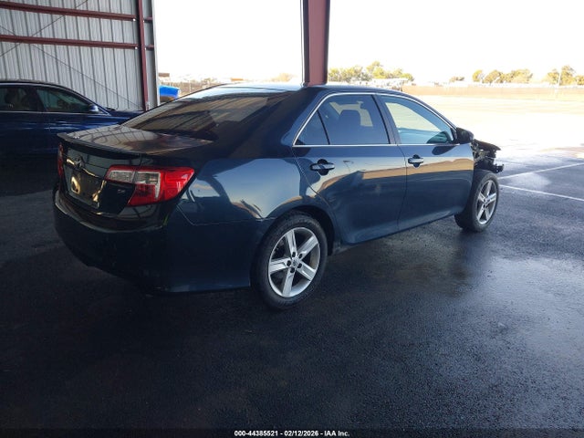 4T1BF1FKXEU401122 Toyota CAMRY SE
