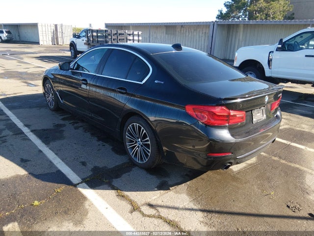 WBAJA9C56KB388594 BMW 530e Iperformance