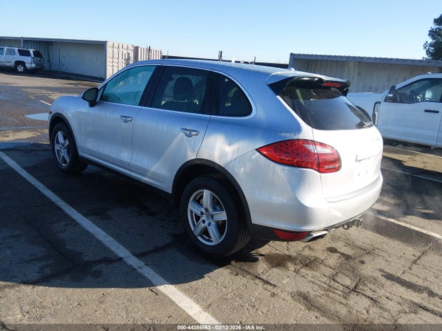 2014 PORSCHE CAYENNE WP1AB2A2XELA56171 Photo 2