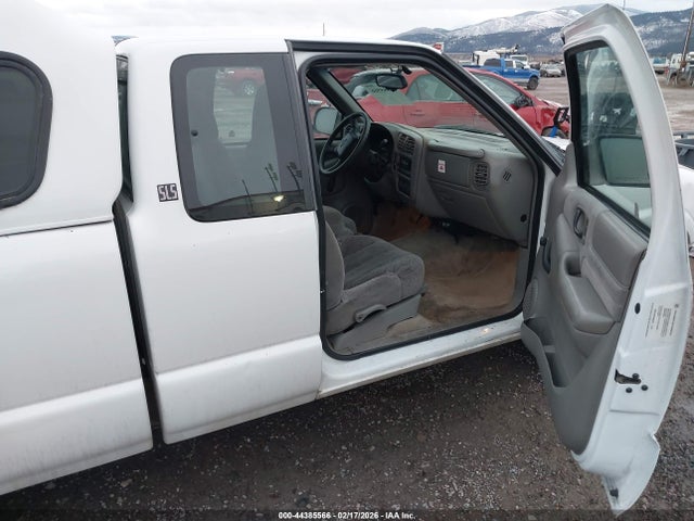 44385566 :رقم المزاد ، 1GTCS1953Y8288279 vin ، 2000 Gmc Sonoma Sls مزاد بيع