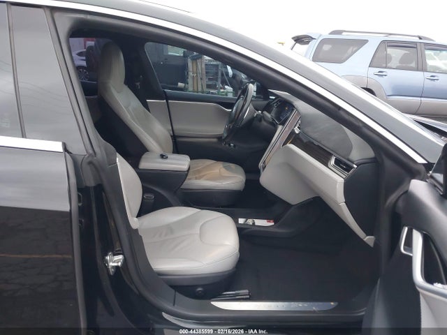 2014 TESLA MODEL S 5YJSA1H10EFP61211 Photo 4