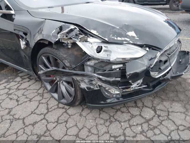 2014 TESLA MODEL S 5YJSA1H10EFP61211 Photo 5