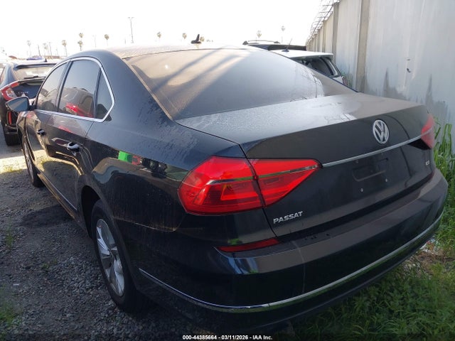1VWAT7A37GC043737 Volkswagen Passat 1.8t S
