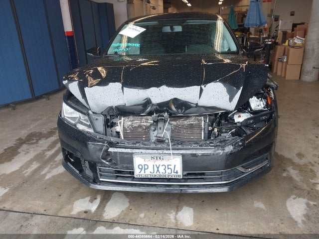 1VWAT7A37GC043737 Volkswagen Passat 1.8t S