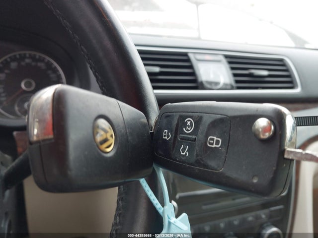 Aukcja sprzedaży 2013 Volkswagen Passat 2.0l Tdi Sel Premium, vin: 1VWCN7A36DC136280, numer aukcji: 44385668