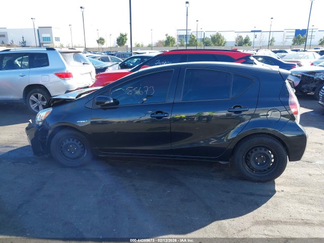 JTDKDTB37G1117679 Toyota Prius C One