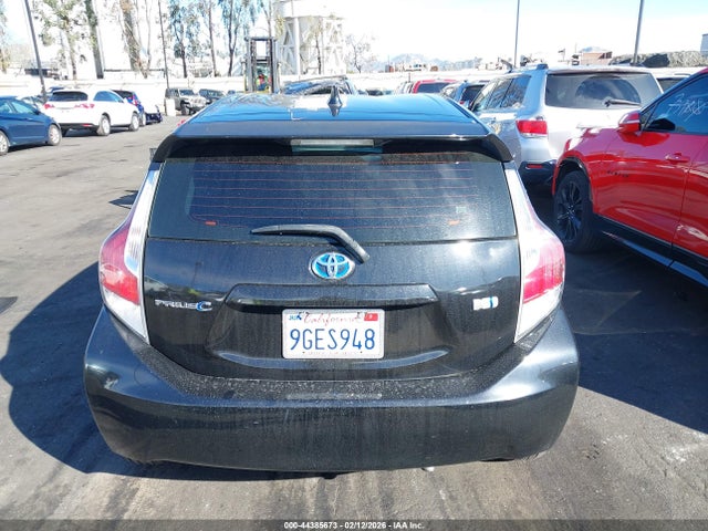 JTDKDTB37G1117679 Toyota Prius C One