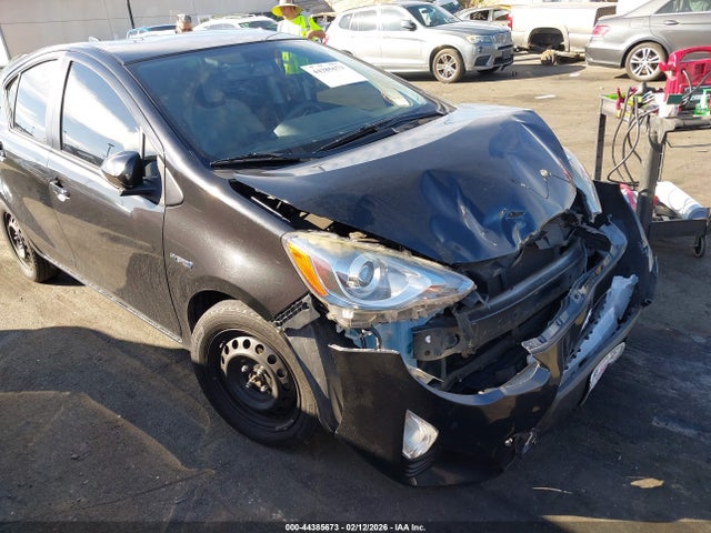 JTDKDTB37G1117679 Toyota Prius C One