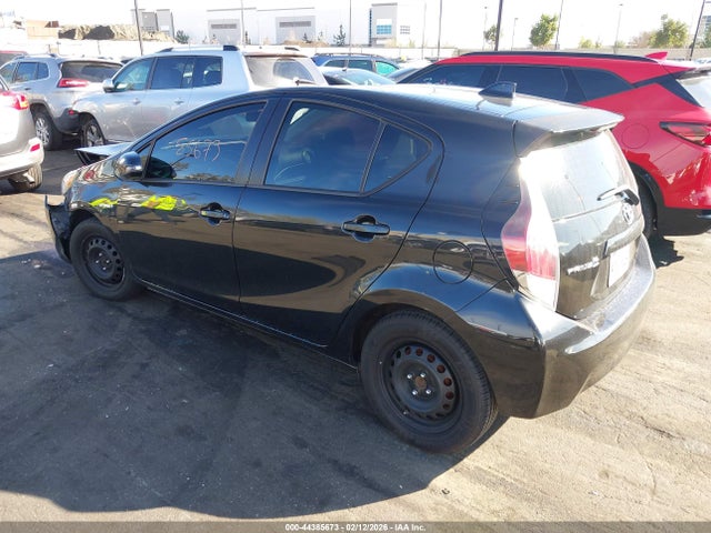 JTDKDTB37G1117679 Toyota Prius C One