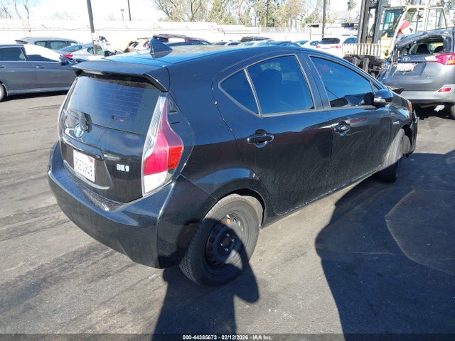 JTDKDTB37G1117679 Toyota Prius C One