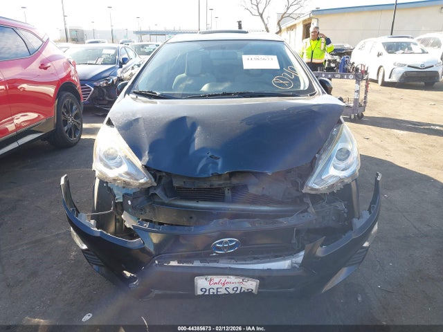 JTDKDTB37G1117679 Toyota Prius C One