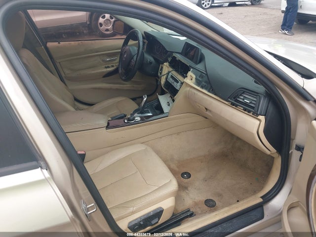 44385679 :رقم المزاد ، WBA3A5G55DNP21302 vin ، 2013 Bmw 328i مزاد بيع