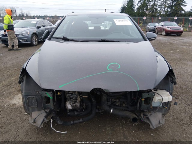 3VWY47AU1FM068585 Volkswagen Golf Gti 2.0t S W/performance Package 2-door