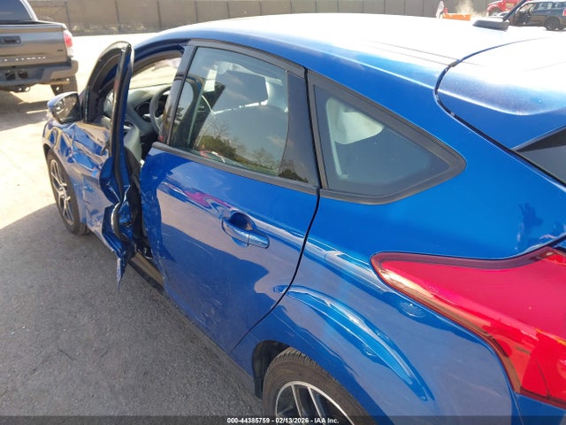 1FADP3M21JL230582 Ford FOCUS SEL